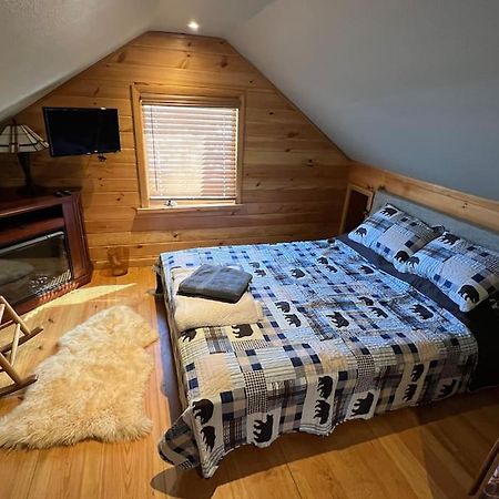 Cubs Den - Hot Tub- Walk To Lake- Fire Pit - Kayaks Oakland Exterior photo